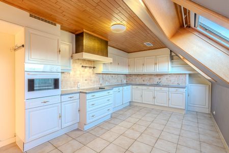 Ruim appartement met 3 slaapkamers en buitenstaanplaats te Avelgem. - Photo 5