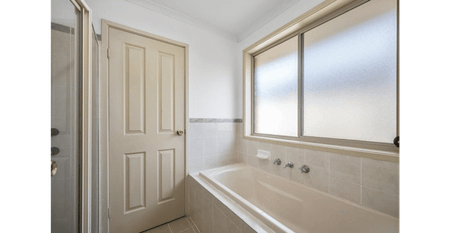 4 bedroom home - Photo 2