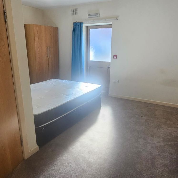 1 Bed - 121 Woodhouse Street, Woodhouse, Leeds - LS6 2PY - Student/Professional - Photo 1