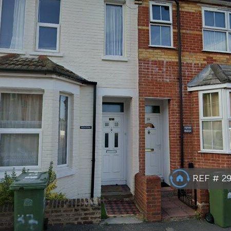 4 bedroom semi-detached house to rent - Photo 1