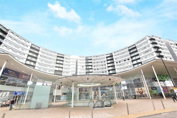Prince Regent Road, Hounslow, Middlesex, TW3 - Photo 1