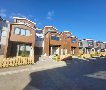 Modern Townhome - Photo 3