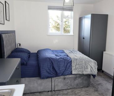 1 bedroom in a house share to rent - Photo 5