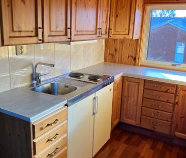 Tunhemsvägen, Trollhättan - Photo 2