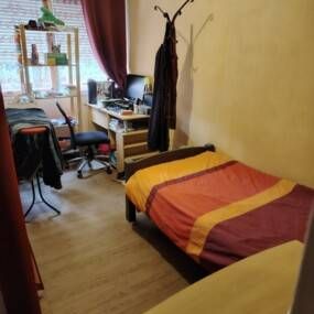 Loue chambre pour étudiant proche du tramway - Photo 1