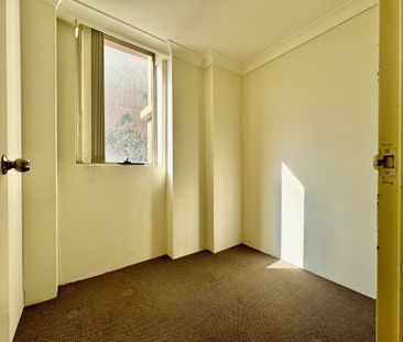 ULTRA CONVENIENT 1 BEDROOM WITH STUDY AND 2 BATHROOMS APARTMENT - Photo 3