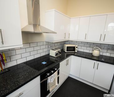 1 bed Penthouse in Commercial Street , Camborne, TR14 8JY - Photo 6