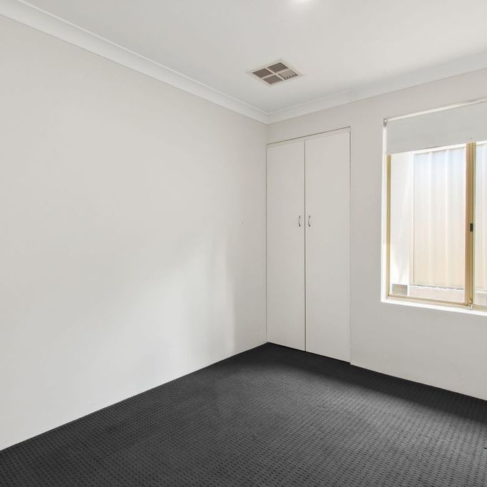 Executive-Style Living in Leafy Locale – Lease Limited Until 1st Feb 2026 - Photo 1