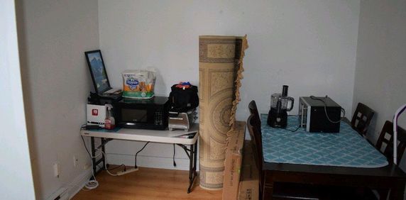 4 1/2 - Photo 2