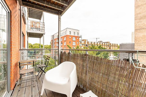 2 bedroom flat to rent - Photo 1