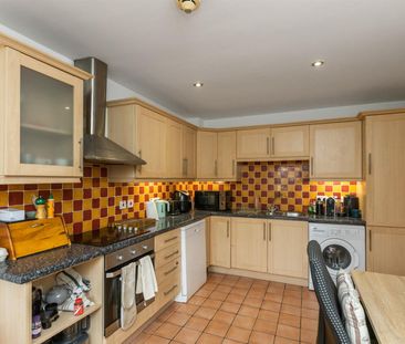 Apt 6, 48 Marlborough Park South, - Photo 2