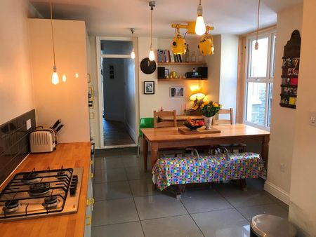 3 Bed Terraced House, Hopedale Road, SE7 - Photo 3