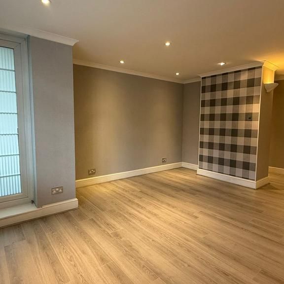 3 bedroom flat to rent - Photo 1