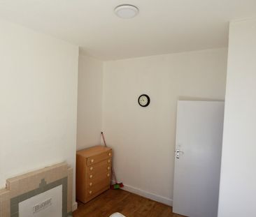 Western Road, Southall - Photo 6