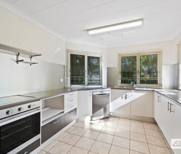 Your Peaceful Hideaway: Cosy Rental in Shailer Park! - Photo 4