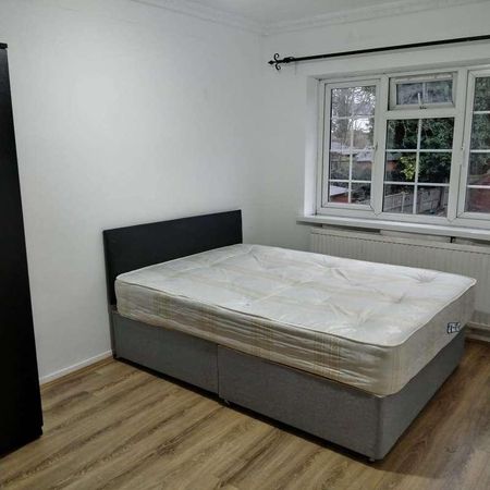 Aspen Drive, HA0 - Photo 3