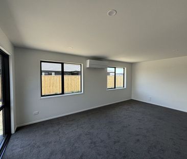 3 Earl Way - One Week of Free Rent! - Photo 1