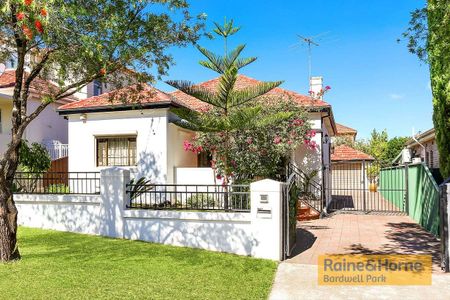 8 Hansen Avenue, Earlwood, NSW 2206 - Photo 5