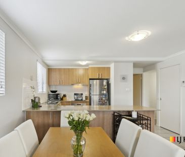 Modern 2-Bedroom Apartment in Belconnen - Photo 6