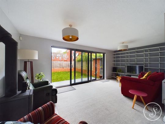 3 bedroom detached house to rent - Photo 1