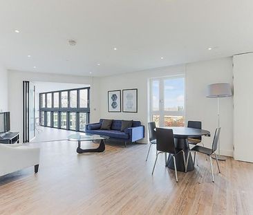 Modern 3 bedroom apartment to rent in Wiverton Tower, Aldgate E1 - Photo 1