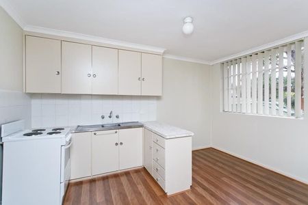 2/9 Charles Street, Queanbeyan - Photo 2