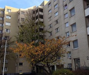 Großzügig geschnittene Wohnung im Herzen von Bonn-Tannenbusch – fri... - Foto 1