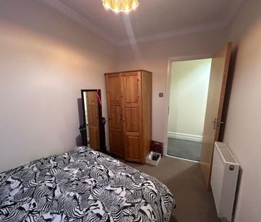 2 bedroom flat to rent - Photo 6