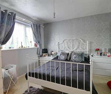 2 bedroom end of terrace house to rent - Photo 4