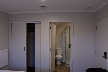 Brand new fully furnished studio room with power and internet included. - Photo 4