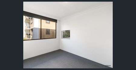 Refurbished Beachside Unit in Highly Sought-After Palm Beach - Photo 4