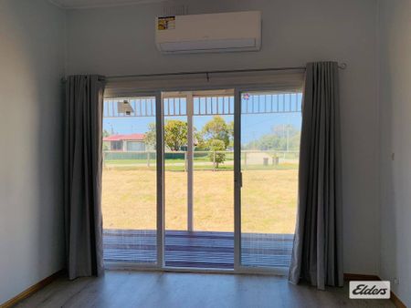 Charming Coastal Living in Seaspray - Photo 3