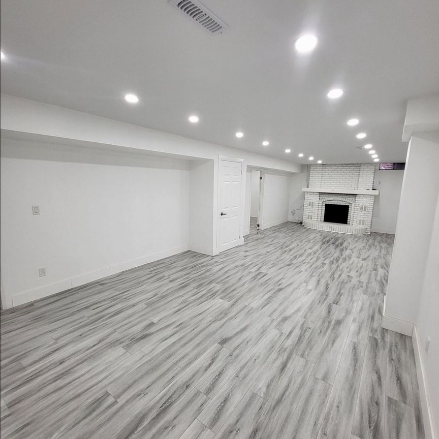 For Lease - 58 Colony Trail Boulevard, East Gwillimbury, Ontario - Photo 1