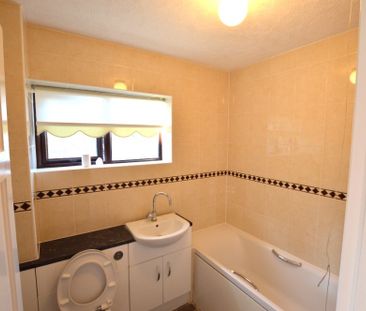 Knights Manor Way, kent, London - Photo 6