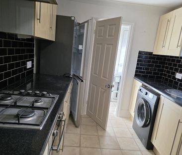 1 Bed Flat, Queens Park Road, BN2 - Photo 4