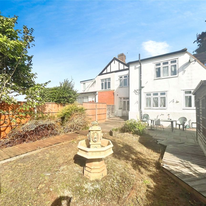 Lyndhurst Avenue, Twickenham, TW2 6BJ - Photo 1