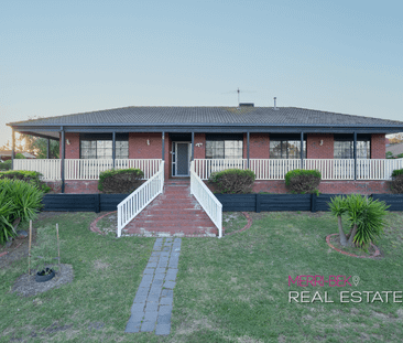 Step Up to Comfortable Living! - Photo 2