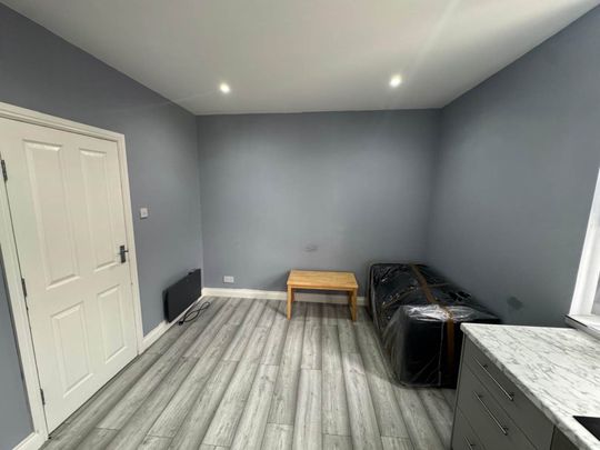Price £1,350 pcm - Available Now - Unfurnished - Photo 1