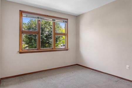 Family Home in Richmond - Photo 4