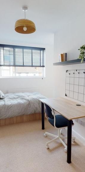 3 bedroom flat to rent - Photo 1