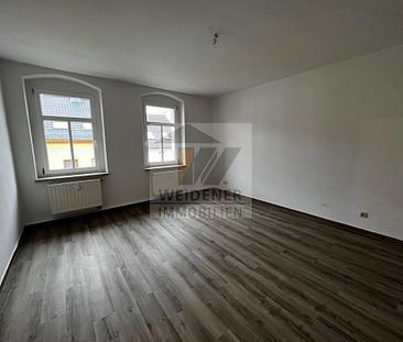 Schicke Dachgeschoss 3-Raum Wohnung mit *Küchenzeile! Nahe der Innenstadt! - Foto 2