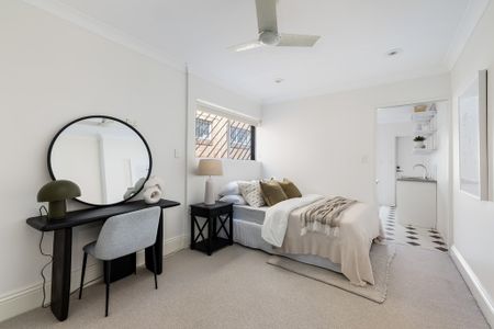 2 x 1 bedrooms units to be leased (Only downstairs available NOW!) - Photo 4