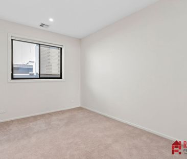 93 Sculthorpe Avenue, Whitlam ACT 2611 - House For Rent | Domain - Photo 6