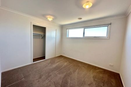 “Impressive Perfection Double Storey Home in Saltwater Estate!!” - Photo 3