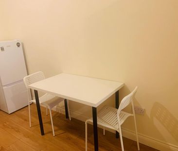 Studio Flat, Wanstead Park Road, IG1 - Photo 1