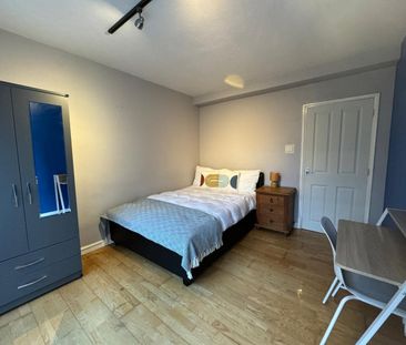 Room in a Shared Flat, Culver Court, SW18 - Photo 1