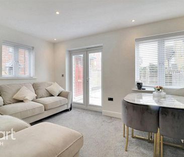 2 bedroom end of terrace house to rent - Photo 1