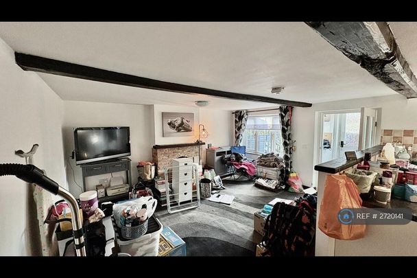 2 bedroom semi-detached house to rent - Photo 1