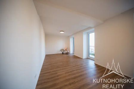 Pronájem bytu s balkonem 1+kk, 38 m - Фото 5