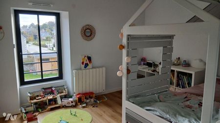 Située en plein centre-ville de La Gacilly, cette maison familiale, en excellent état offre de ... - Photo 4